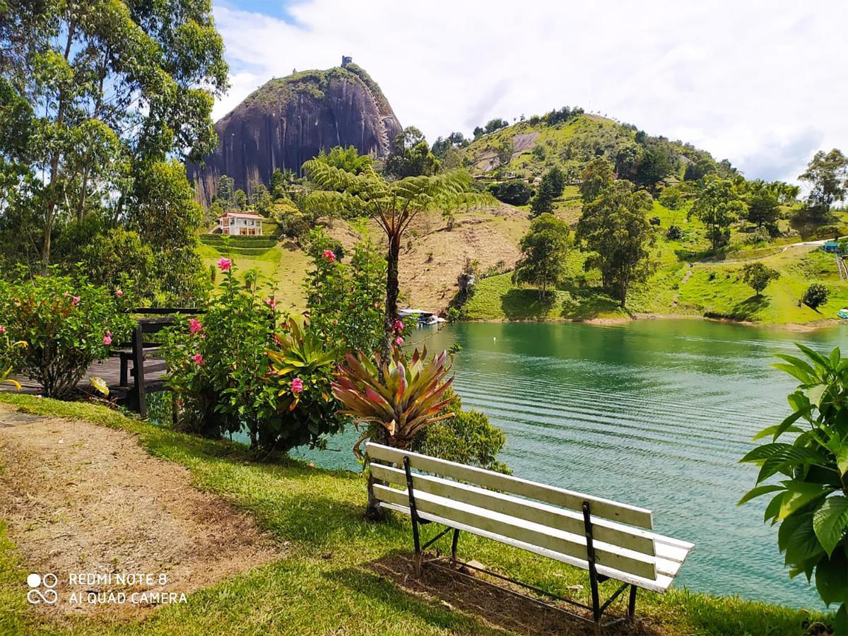 Ecolodge Bahia Del Penon Guatapé Eksteriør billede