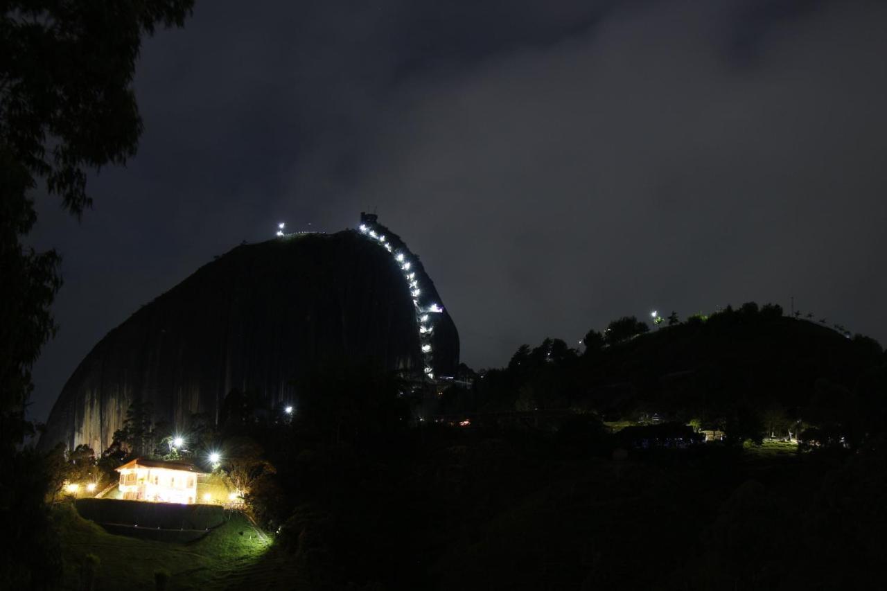 Ecolodge Bahia Del Penon Guatapé Eksteriør billede