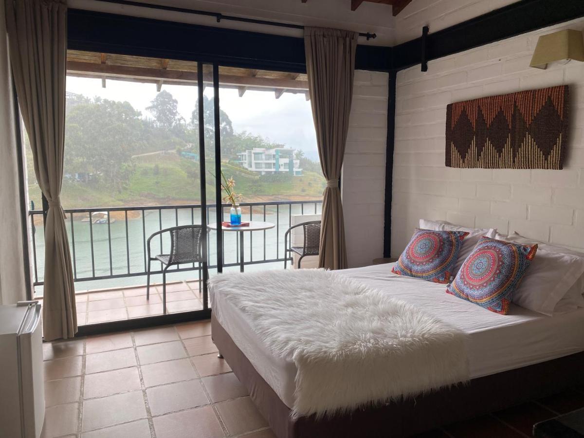Ecolodge Bahia Del Penon Guatapé Eksteriør billede