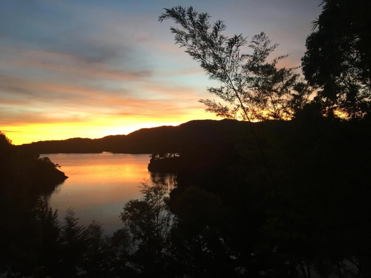 Ecolodge Bahia Del Penon Guatapé Eksteriør billede