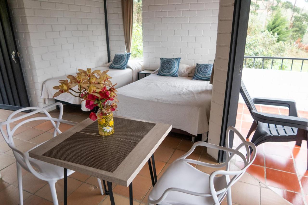Ecolodge Bahia Del Penon Guatapé Eksteriør billede