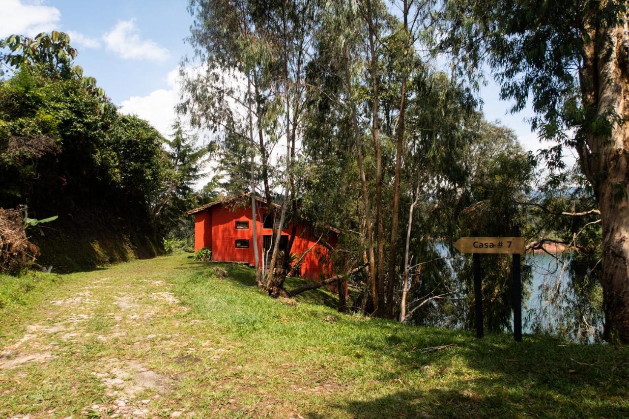 Ecolodge Bahia Del Penon Guatapé Eksteriør billede